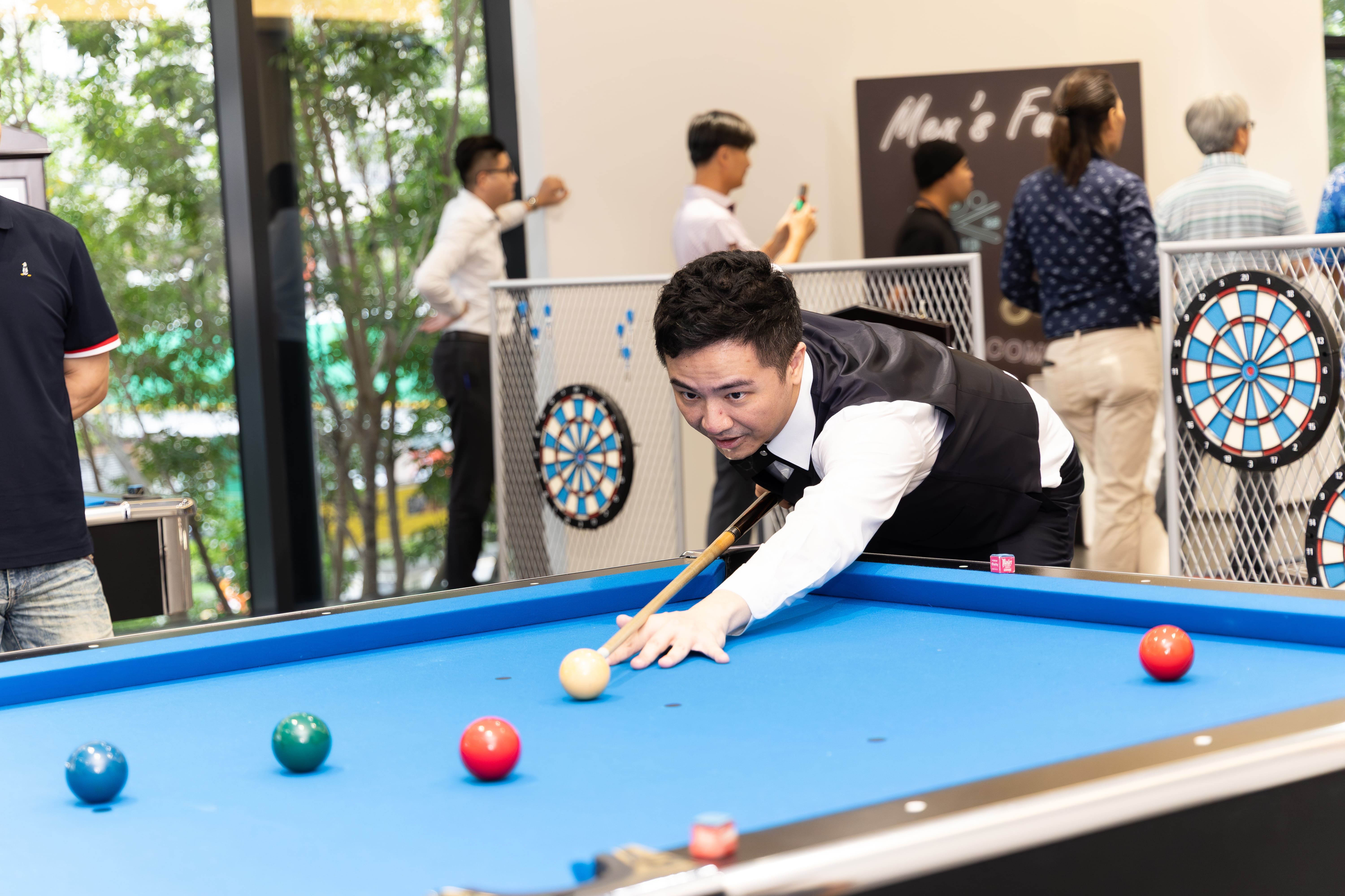 中華賓士 士在必行 紳士俱樂部